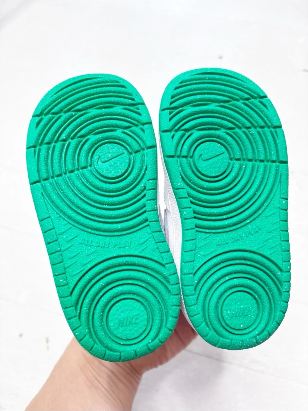 Nike Court Borough Mid 2 Green White Toddler Size 6 EUC